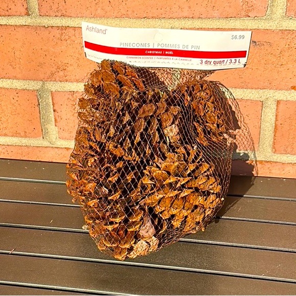 Cinnamon Scented Pinecones 3 dry quart/3.3 L - Picture 2 of 4